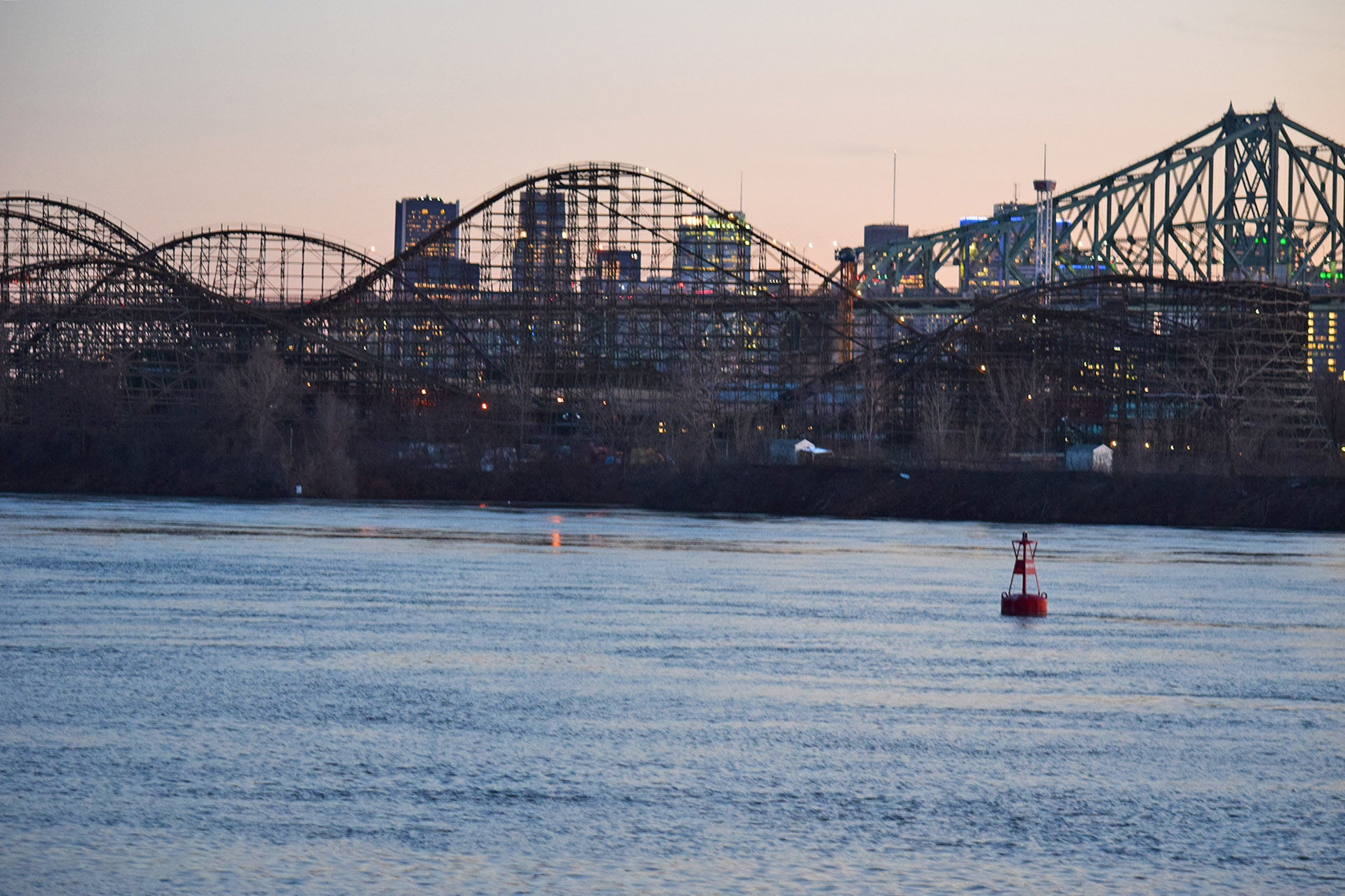 la ronde and Montreal sunset