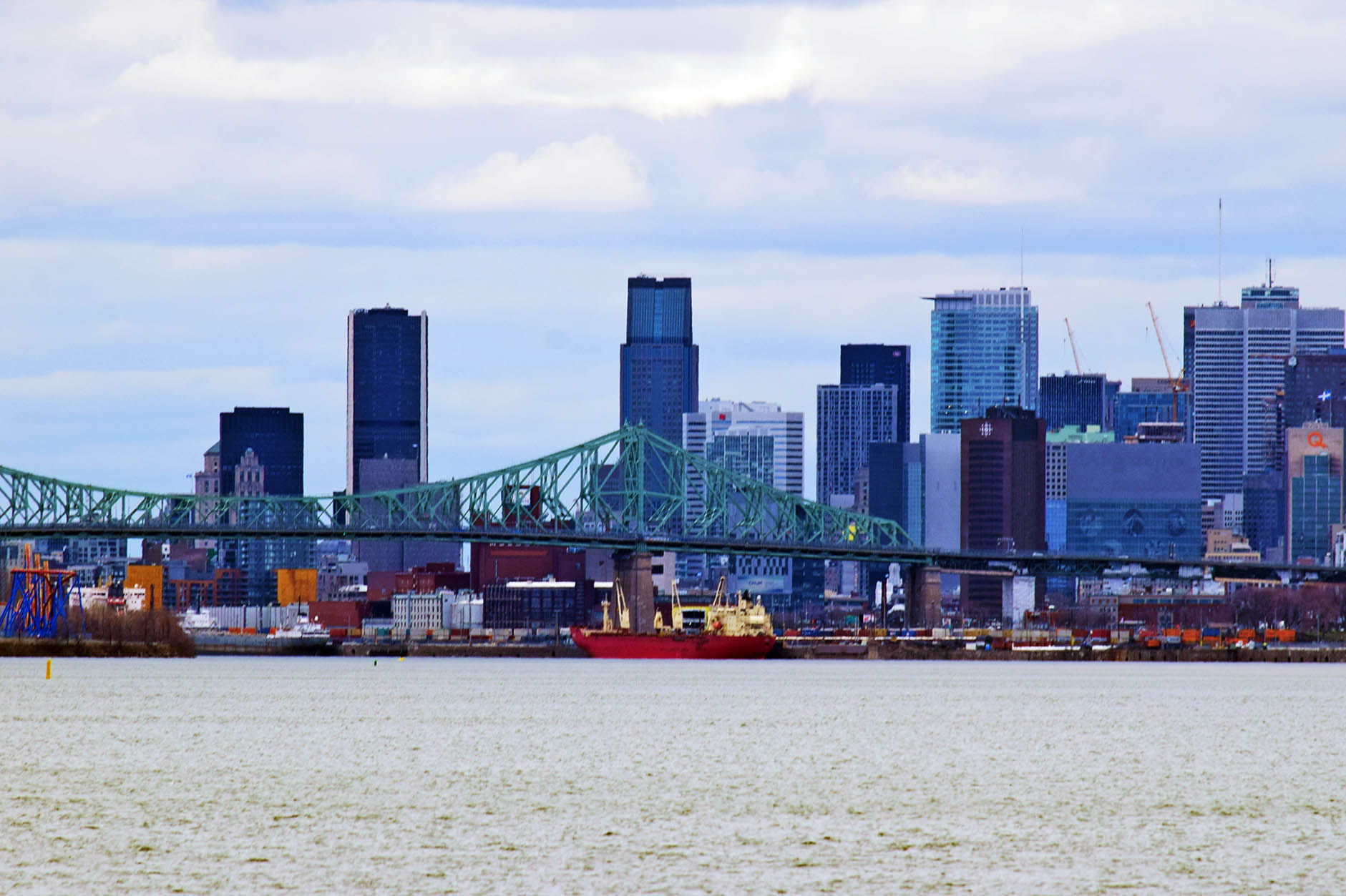 Picture of Montreal Downtown from Isle Carron