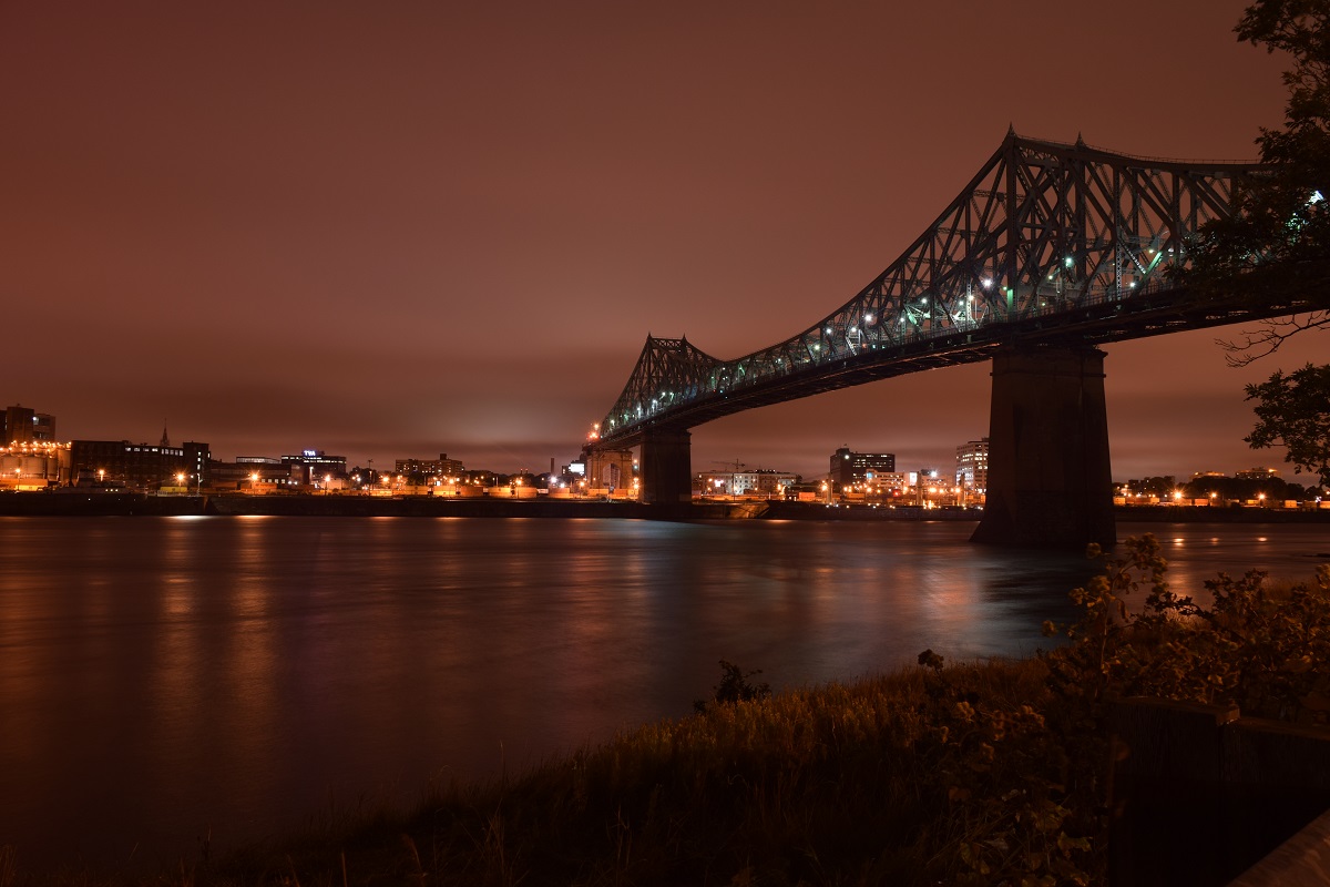 Photos of Montreal at night with the bridge